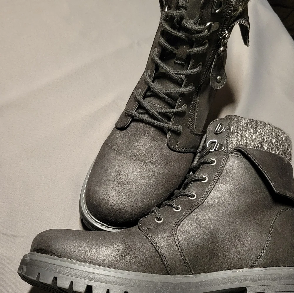 NIB Cliffs By White Mountain Stylish Black Ankle Boots - Picture 5 of 7